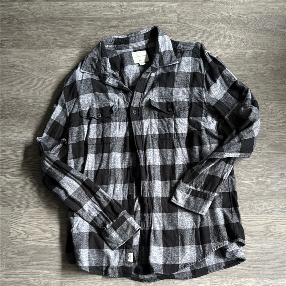 American Eagle Black and Gray Plaid Button-Up Flannel